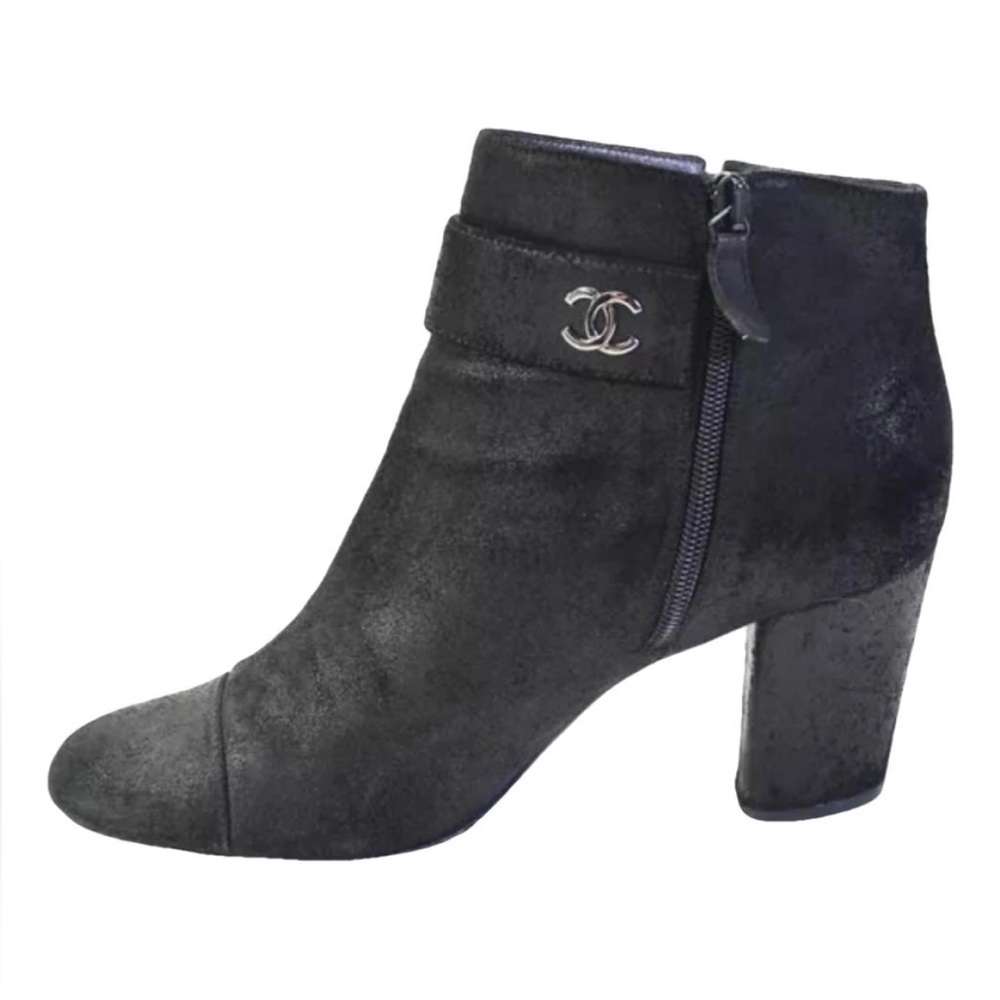 Chanel Black Boots w/ CC detail sz 41
